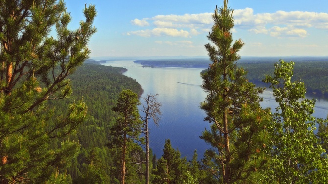 Река Ангара, вид с Невонской сопки. Усть-Илимский район. Фото – Дмитрий