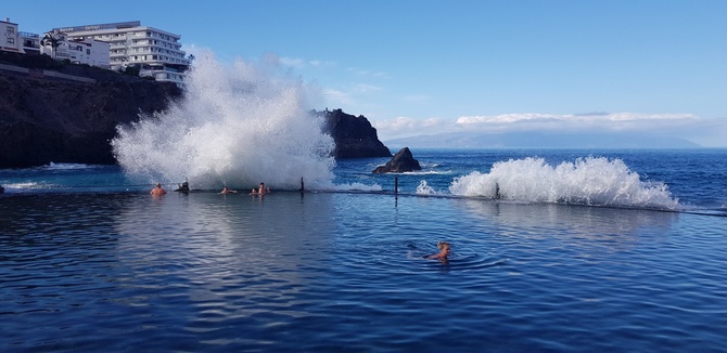 Бурный характер природного бассейна. Piscinac naturales, фото – Мария