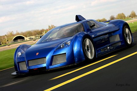 650 лошадок под копотом Gumpert Apollo