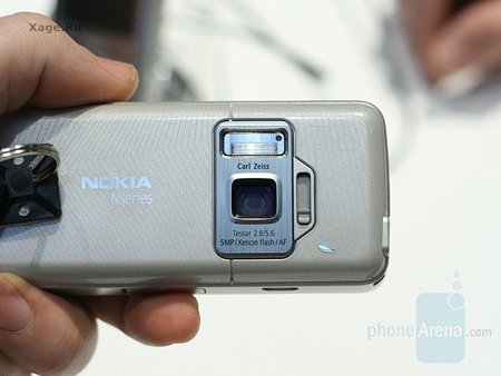 Nokia N82