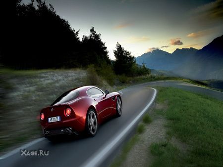 Итальянка Alfa 8C Competizione