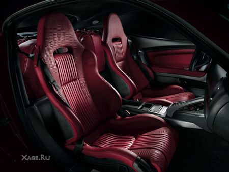 Итальянка Alfa 8C Competizione