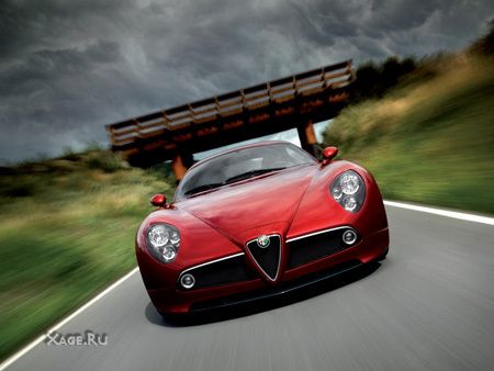 Итальянка Alfa 8C Competizione