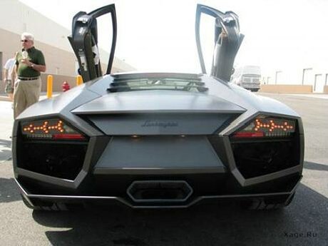 Распаковывая Lamborghini Reventon