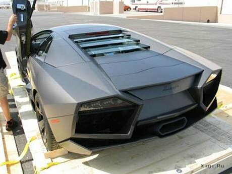 Распаковывая Lamborghini Reventon